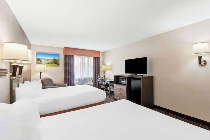 Room 14 of 33