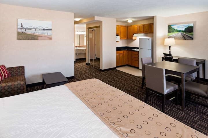 Room 7 of 33