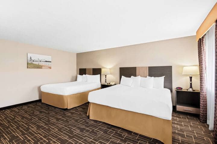 Room 20 of 33